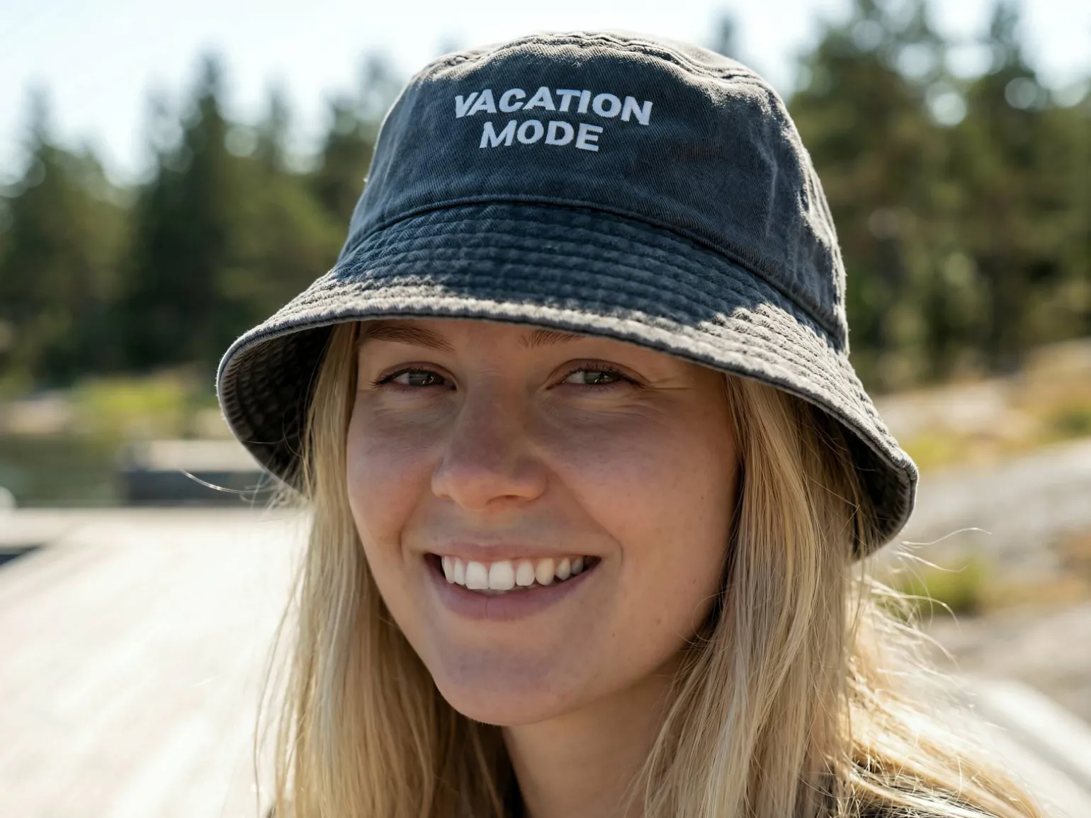 Bucket Hat med Broderi - Egen Tekst