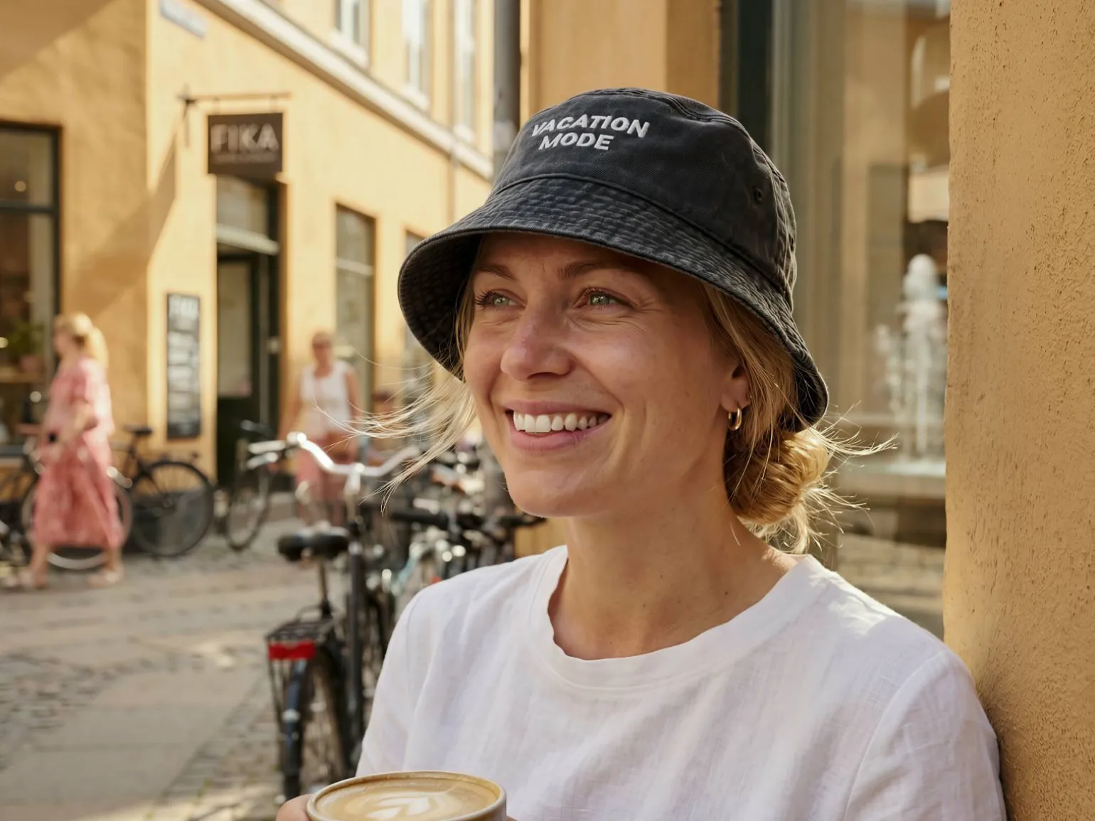 Bucket Hat med Broderi - Egen Tekst
