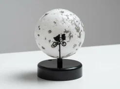 E.T. Lampe