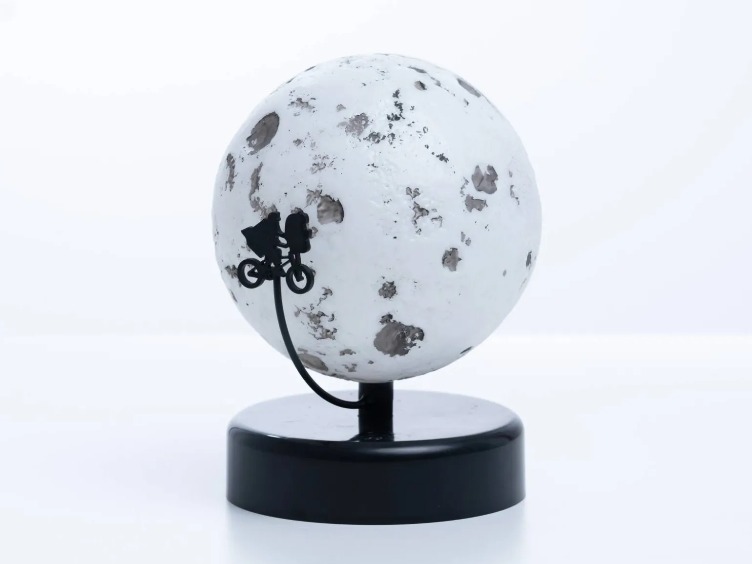 E.T. Lampe