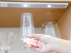 Genopladelig LED-lampe med bevægelsessensor