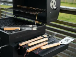 Grillværktøj i Trækasse med Gravering - 5 Dele