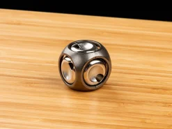 Huzzle Games Metalpuslespil