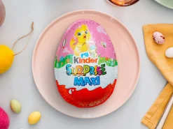 Kinder Maxi Surprise Pink