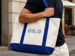 Strandtaske med broderet tekst