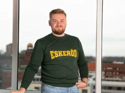 Sweatshirt med Egen Tekst i Collegestil