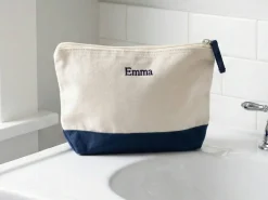 Toilettaske i Bomuld med Broderi - Egen Tekst