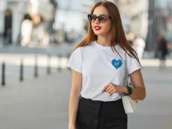 T-shirt med Hjerte & Bogstaver