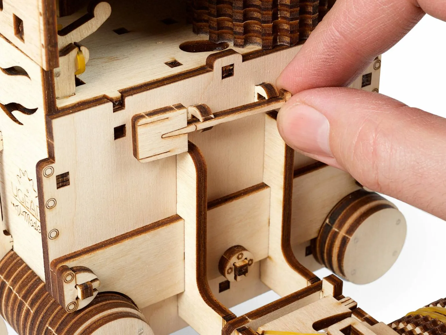 Ugears 3D-puslespil i Træ - Heavy Boy Lastbil