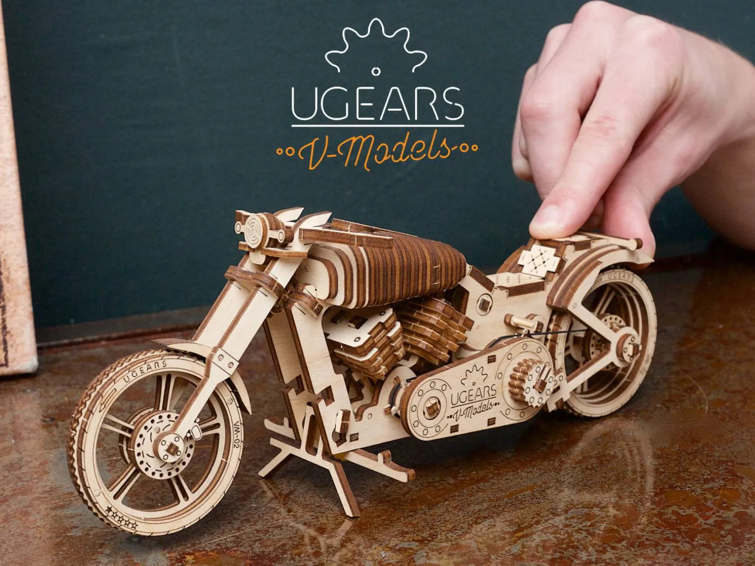 Ugears 3D-puslespil i Træ - MC