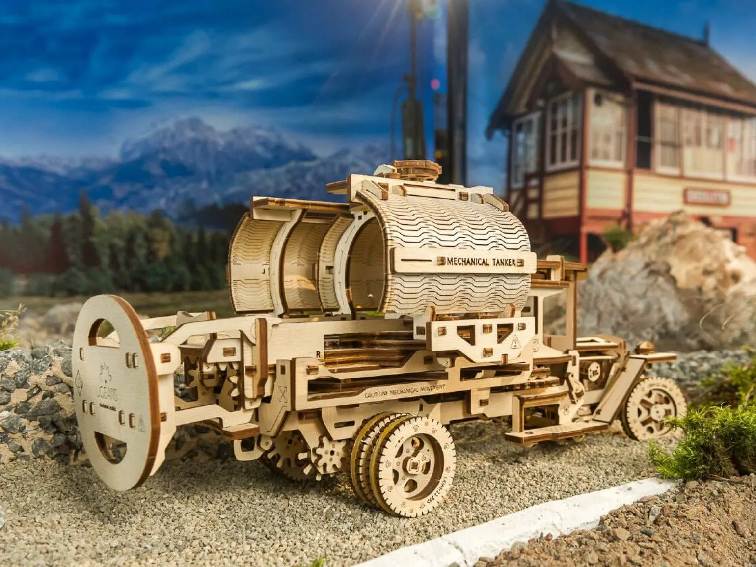 Ugears 3D-puslespil i Træ - Tankbil