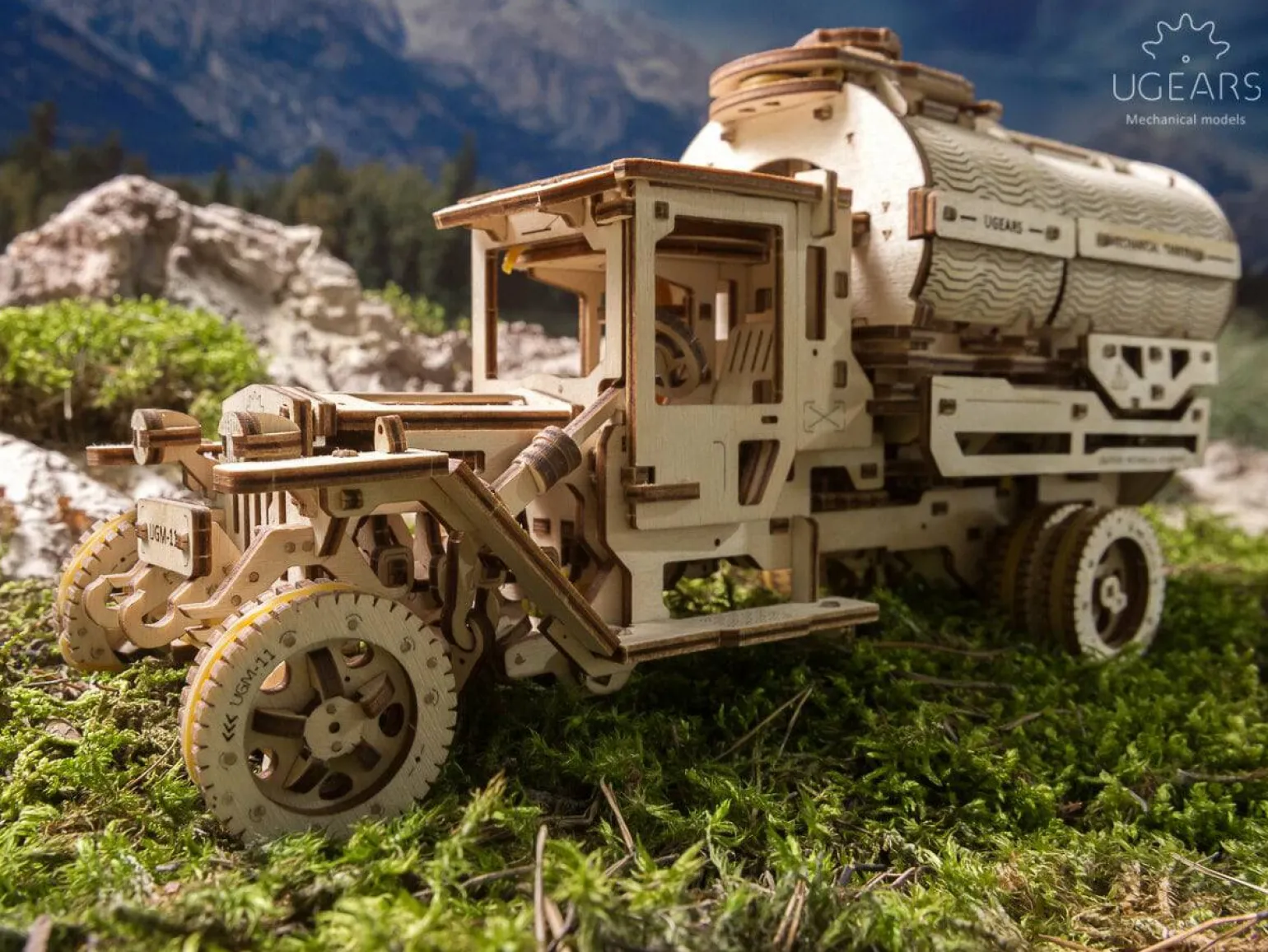 Ugears 3D-puslespil i Træ - Tankbil