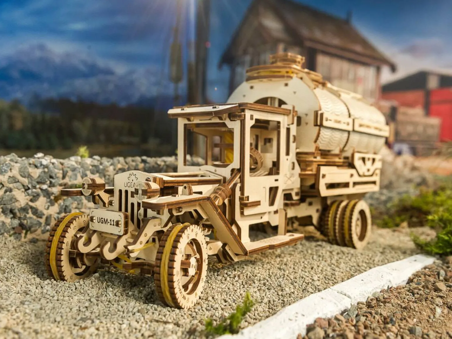 Ugears 3D-puslespil i Træ - Tankbil