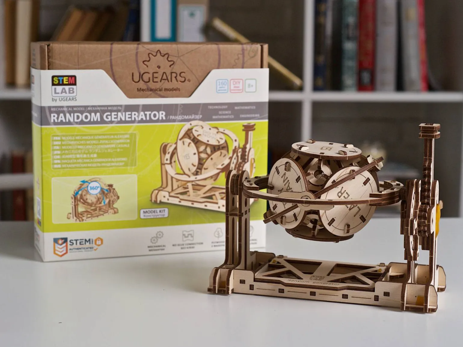 Ugears 3D-puslespil i Træ - Tilfældighedsgenerator STEM Lab